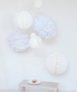 Pom set only White, Engelpunt, Engel. Versieren, papieren bollen, pompoms, wonderzolder.nl