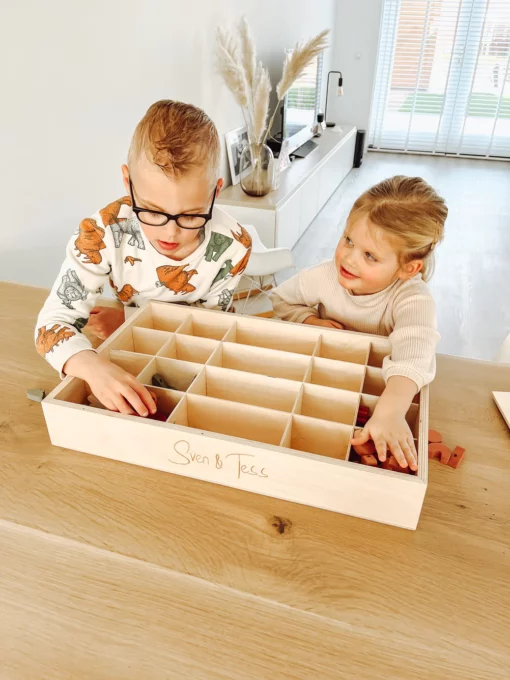 raster, houten speelbak, sorteerbak, sensorisch spel, educatief, yourlittlefamily, wonderzolder.nl