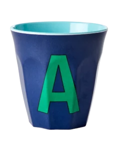 RICE melamine cup medium letter A blauw, letterbeker, letter beker, RICE, beker alfabet, alfabet, wonderzolder.nl