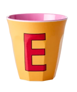 RICE melamine cup medium letter E rood, letterbeker, letter beker, RICE, beker alfabet, alfabet, wonderzolder.nl