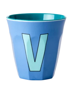 RICE melamine cup medium letter V blauw, letterbeker, letter beker, RICE, beker alfabet, alfabet, wonderzolder.nl