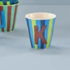 RICE melamine cup medium gestreept letter K blauw, letterbeker, gestreepte letter beker, RICE, beker alfabet, stripes, alfabet, wonderzolder.nl