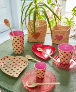 RICE beker darling hearts, melamine, medium cup, servies, kinderservies, darling hearts, hartjesbeker, hartjes, RICE, wonderzolder.nl