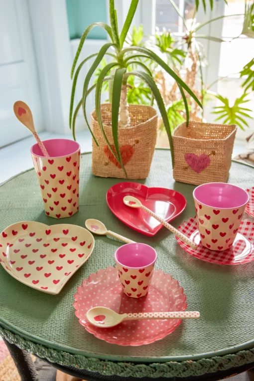RICE beker darling hearts, melamine, medium cup, servies, kinderservies, darling hearts, hartjesbeker, hartjes, RICE, wonderzolder.nl