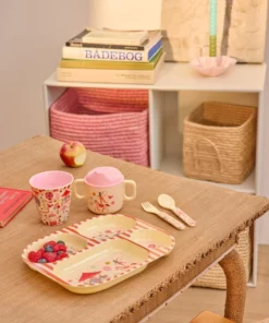 RICE beker Fun Fair Pink, medium cup, melamine, kinderbeker, kinderservies, roze, pink, kermis, fun, fair, rice, wonderzolder.nl