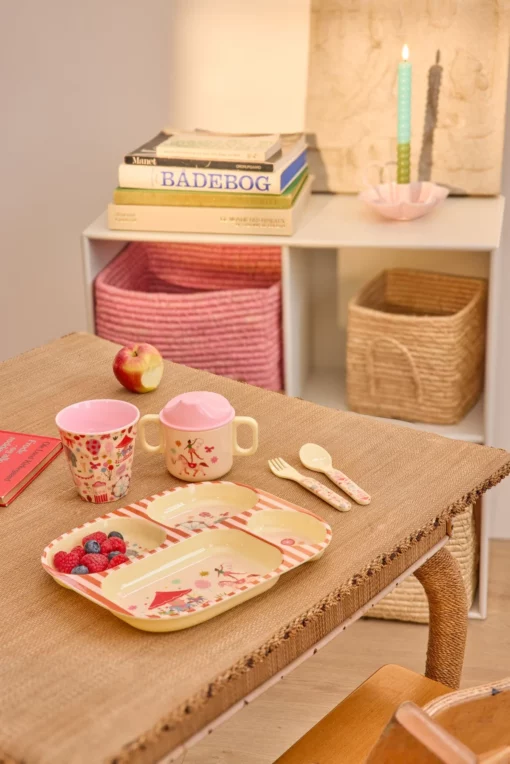 RICE beker Fun Fair Pink, medium cup, melamine, kinderbeker, kinderservies, roze, pink, kermis, fun, fair, rice, wonderzolder.nl