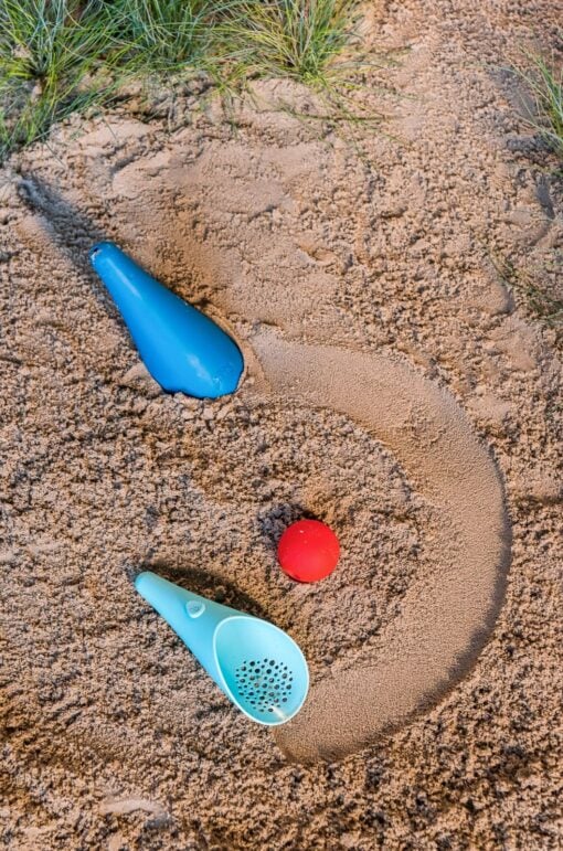 Quut Cuppi Ocean, balspel, schep, graven, zeef, gieter, strandspeelgoed, zomerspeelgoed, strand, buitenspeelgoed, quut, wonderzolder.nl