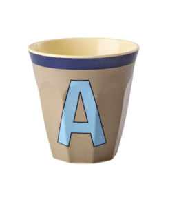RICE beker letter A blauw vintage, melamine, kinderbeker, letterbeker, blauw, vintage, rice, wonderzolder.nl